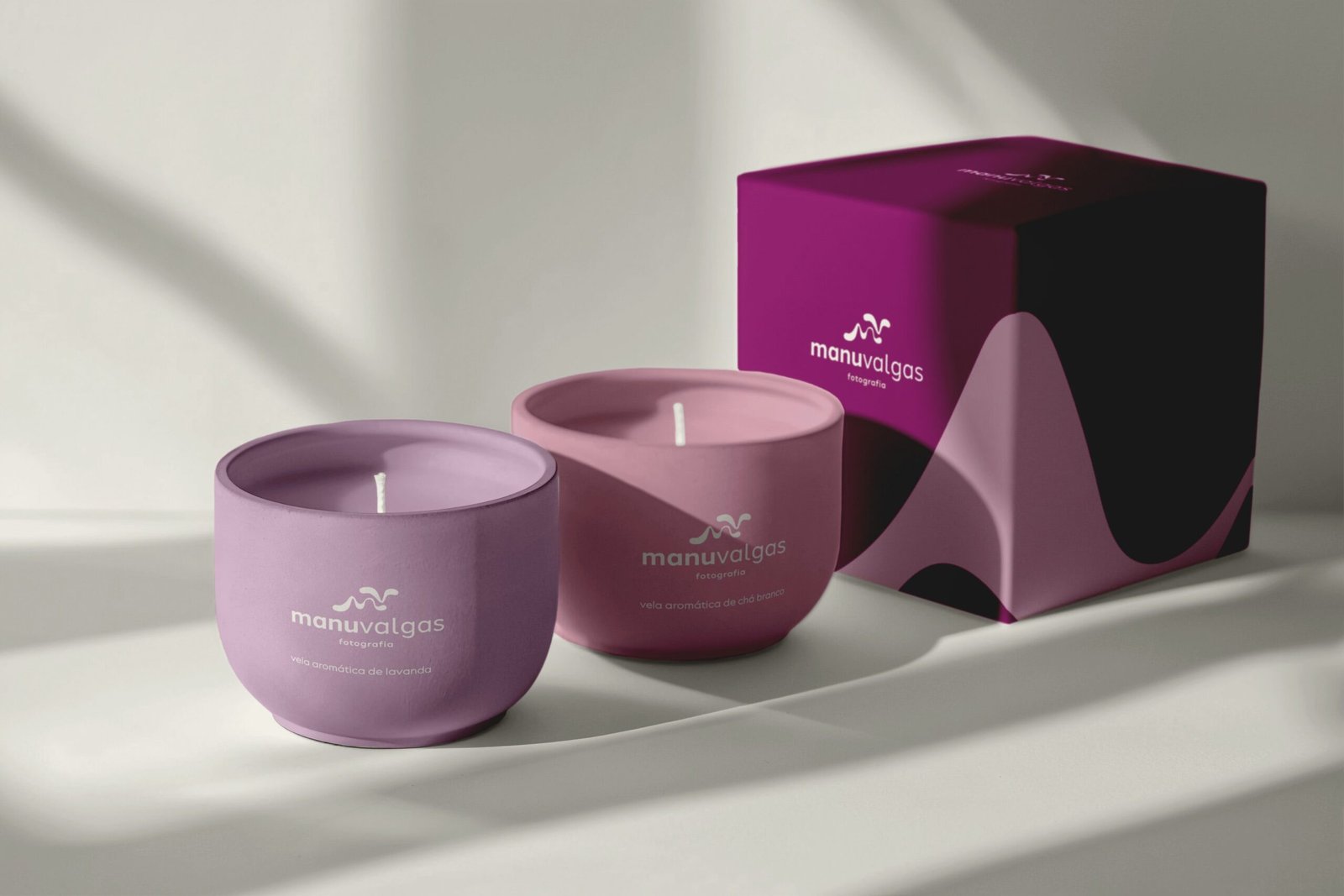 Simulação brinde com a marca aplicada velas aromáticas